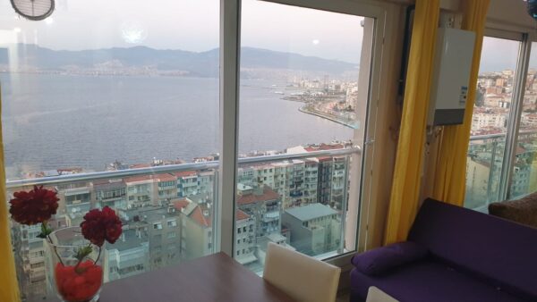 Квартира в Караташе с видом на море Измир
