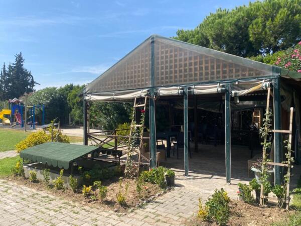 villa rent in izmir with football garden
