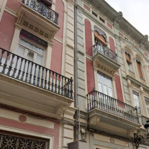 Продажа здания в центре Валенсии/Испания